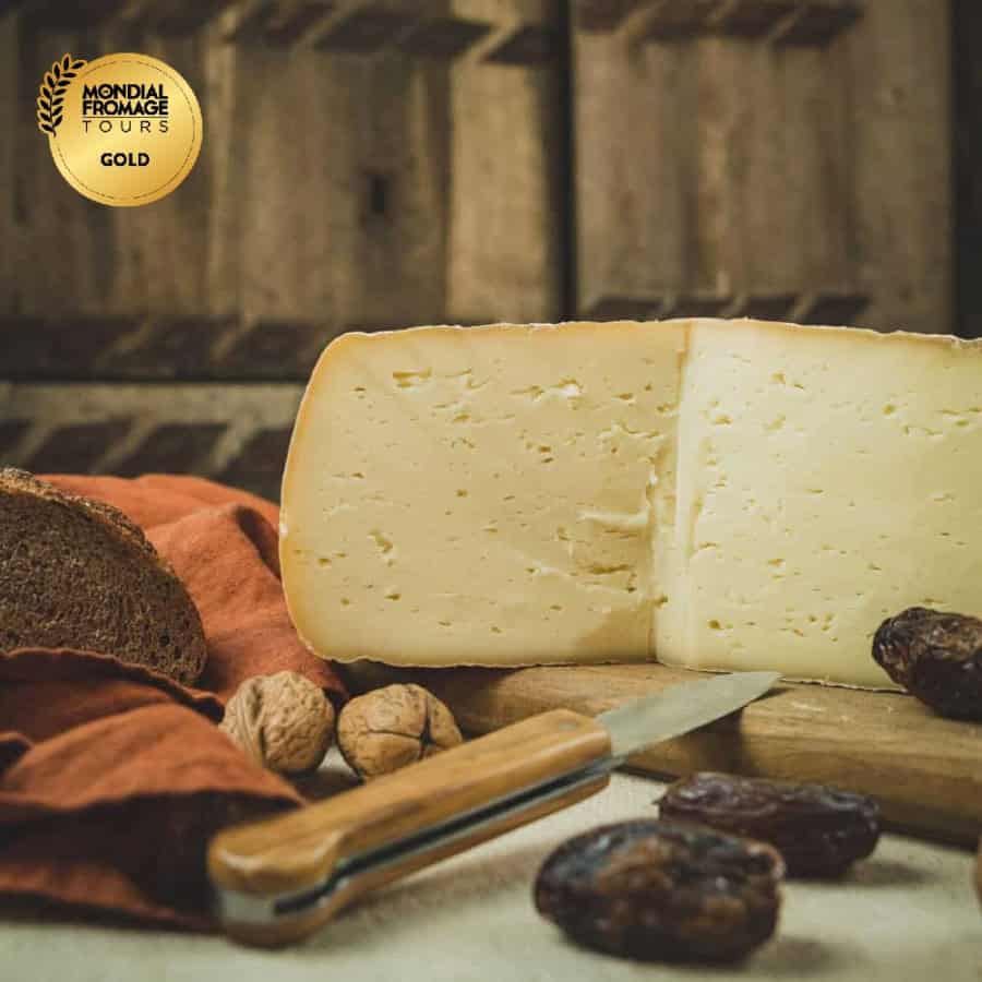 FROMAGE DE CHÈVRE XILOA MÉDAILLE D’OR MONDIAL DU FROMAGE 2025 MAISON AGOUR ETXEA