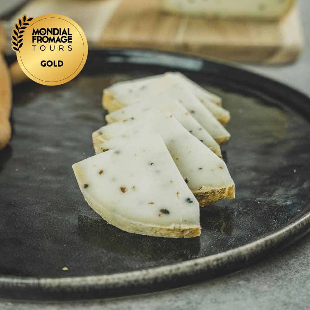FROMAGE DE BREBIS À LA TRUFFE MÉDAILLE D’OR MONDIAL DU FROMAGE 2025 MAISON AGOUR ETXEA