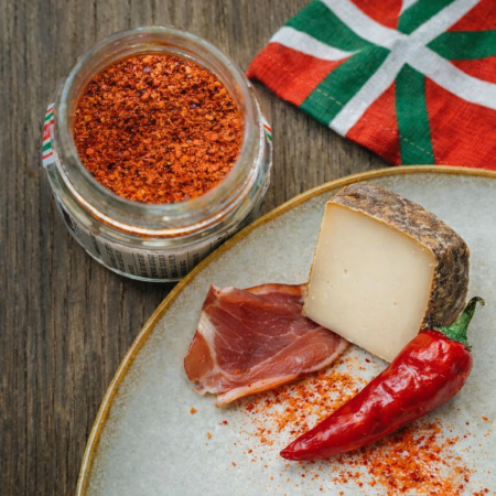 PIMENT D’ESPELETTE AOP EN POUDRE ACCORDS FROMAGE DE BREBIS MAISON AGOUR ETXEA