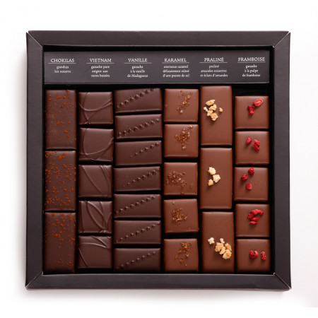 BOÎTE DE CHOCOLATS NOIR...