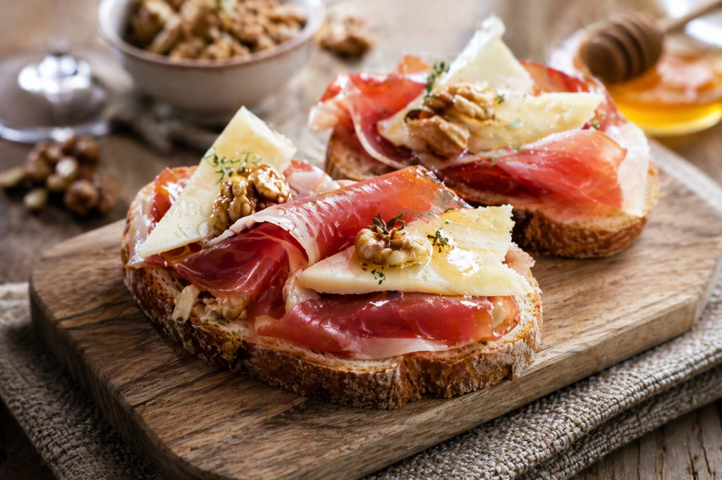 Toasts apéro Jambon de Bayonne & Ossau-Iraty