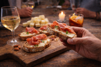 CROSTINI DE JAMBON CRU ET FROMAGE DE BREBIS