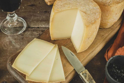 Les tommettes de brebis : le petit format gourmand emblématique du Pays Basque