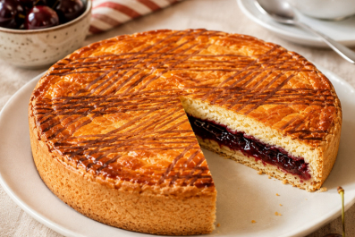 Gâteau Basque à la cerise noire : la spécialité fruitée du Pays Basque 